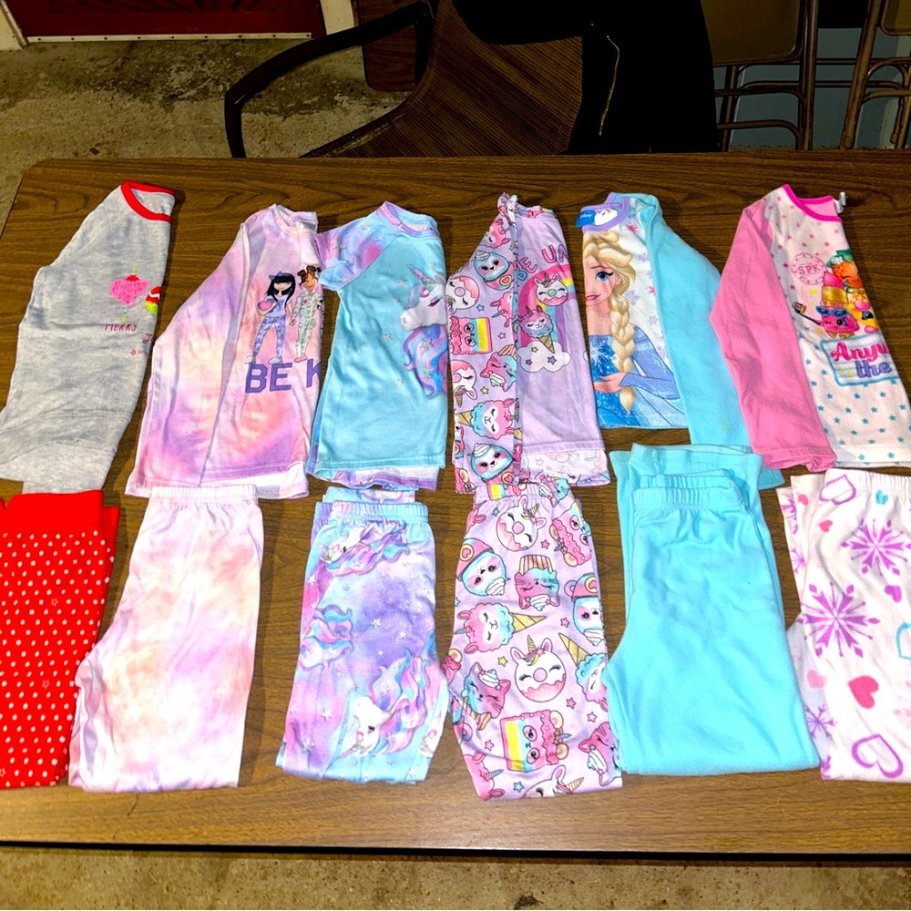 6 pairs of girls pajamas sets size 5/6